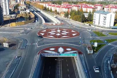 Kayseri Büyükşehir, kavşak peyzajı ile kentin vitrinine renk ve estetik katıyor