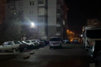 Kayseri’de ekipler 1 saat arayla yaşanan farklı olaylarda bıçakla yaralanan 2 şahsı araçta buldu