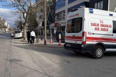 Kiracı, dükkan sahibini göğsünden bıçakladı