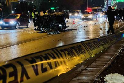 Kontrolden çıkıp ağaca çarpan otomobil alev aldı: 1’i ağır 2 yaralı