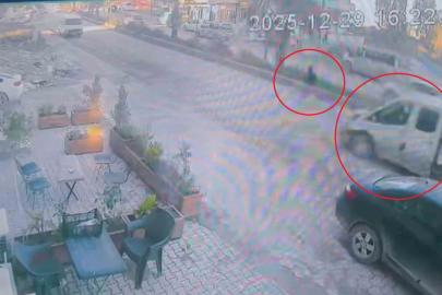 Koşarak karşıya geçen çocuk saniyelerle ölümden döndü