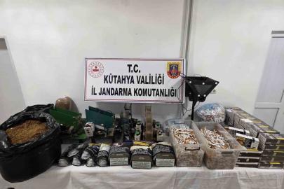 Kütahya’da jandarmadan kaçak tütün ve sigara operasyonu