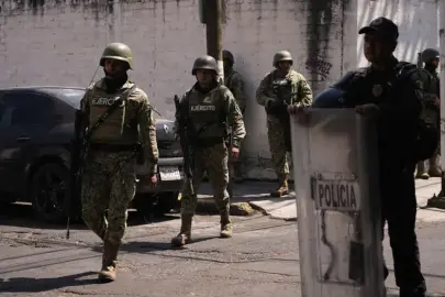 Meksika'da araç infilak etti, 5 kişi öldü