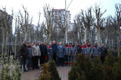 Melikgazi Belediyesi, yeni ağaçlarla nefes olmaya devam ediyor