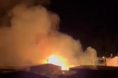 Mersin’de sazlık alandaki yangın söndürüldü: Bir sera zarar gördü