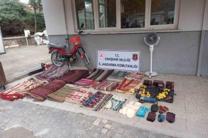 ‘Mezarcıyız’ deyip 20 evi soyan 2 şüpheli yakalandı