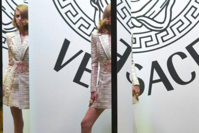 Moda devi Prada, Versace'yi satın aldı