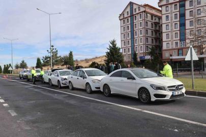 Nevşehir’de 4 otomobil birbirine girdi: 2 yaralı