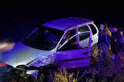 Otomobil tarlaya uçtu, ekipler yaralı için seferber oldu