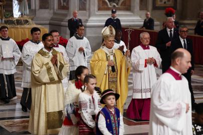 Papa 14'üncü Leo ilk Noel ayinini yönetti