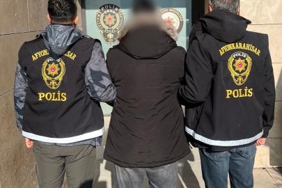 Polis 3 farklı suçtan hapis cezası ile aranan şahsı yakaladı