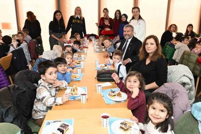 Rektör Adıgüzel, Kreş ve Gündüz Bakımevi’nin ’Bir Yaş Daha Büyüyorum’ etkinliğine katıldı