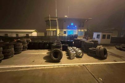 Şanlıurfa’da 2 milyonluk kaçak lastik operasyonu: 2 gözaltı
