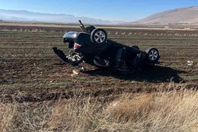 Şarampole devrilen otomobilde 2 kişi yaralandı