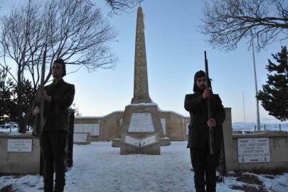 Sarıkamış şehitleri için eksi 10 derecede saygı nöbeti