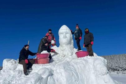 Sarıkamış’ın "Beyaz Dramı" kardan heykellerle canlanıyor