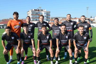Selendi Belediyespor üçte üç yaptı