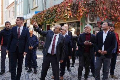 Sındırgı’da depremin yaraları sarılıyor