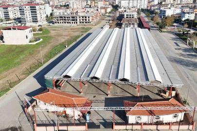 Şirinevler Pazaryeri’nde esnafın talebi yerine getirildi