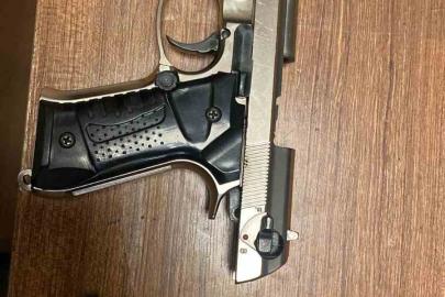 Şişli’de İETT durağında gündüz vakti havaya ateş açan şüpheli yakalandı