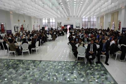 Sivas’ta öğrenciler, meslek sektörleri temsilcileri ile buluştu