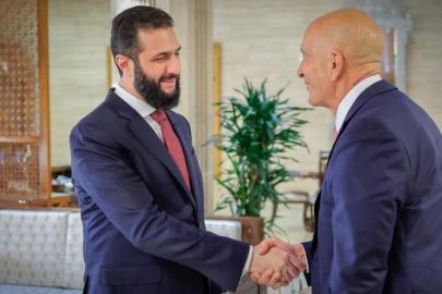 Suriye Devlet Başkanı Şara, ABD'nin Suriye Özel Temsilcisi Barrack'ı kabul etti