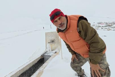 Tokat’ta eksi 10 derece çeşmeyi dondurdu