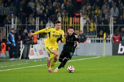 Trendyol Süper Lig: Fenerbahçe: 3 - Konyaspor: 0 (İlk yarı)