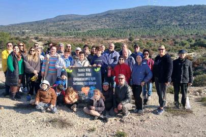 Urla’da yanan orman için umut yeşerdi: 500 meşe palamudu toprakla buluştu