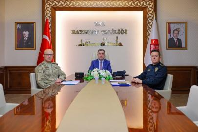 Vali Eldivan, İçişleri Bakanı Yerlikaya başkanlığındaki yeni yıl tedbirleri toplantısına katıldı