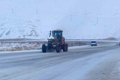 Van-Bahçesaray yolu ulaşıma kapatıldı
