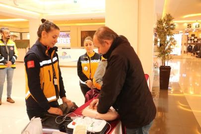 Vatandaşlara OED cihazı ve ilk müdahale eğitimi verildi
