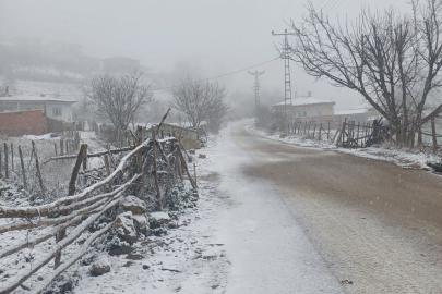 Vezirköprü’de mevsimin ilk kar yağışı