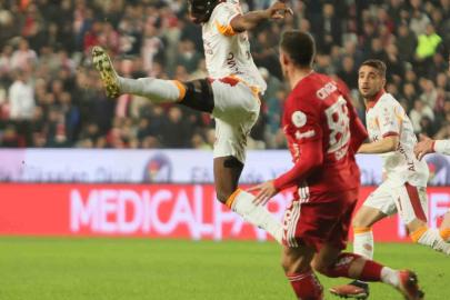 Victor Osimhen ligde 6. golünü attı