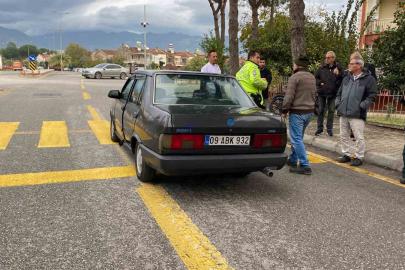 Yaya geçidinden geçmeye çalıştı, otomobil çarptı: 1 yaralı
