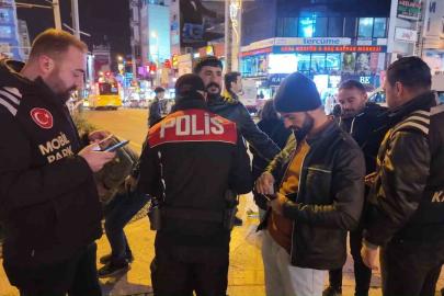 Yılbaşına saatler kala Kadıköy’de denetimler sürüyor