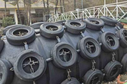 Zonguldak’ta köprüyü tehdit eden dev cisme itfaiye müdahalesi