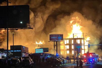 ABD'nin Denver kentinde dev yangın. 4 saattir söndürülemiyor