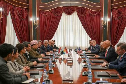 ABD’nin Suriye Özel Temsilcisi Barrack, Erbil’de terör örgütü SDG elebaşı Abdi ile bir araya geldi