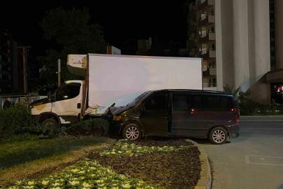 Alanya’da kavşakta kaza: 1 yaralı