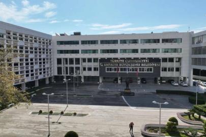 Antalya Büyükşehir Belediyesi'ne operasyon: 14 gözaltı