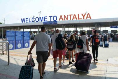 Antalya turizminde rekor: Toplam ziyaretçi sayısı 17,5 milyonu aştı