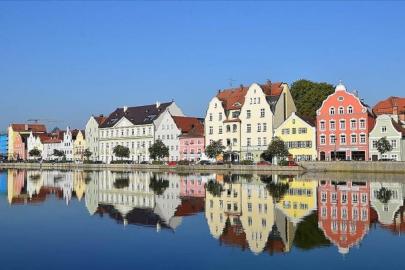 Avrupa'da her 100 kişiden 68'i, Türkiye'de ise 57'si ev sahibi