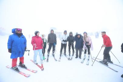 Başkan Büyükkılıç, Erciyes’te kayak tutkunlarıyla bir araya geldi