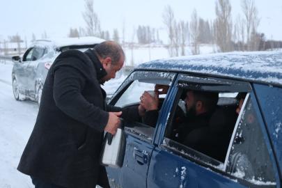 Bünyan Belediyesi kar mesaisindekilerin içini ısıttı