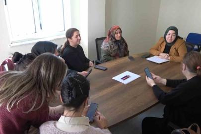 Burdur Aile Akademisi’nde aile içi iletişim ve şiddetle mücadele eğitimleri aralıksız sürüyor