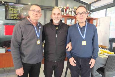 Burhaniye’ de briç turnuvaları devam ediyor