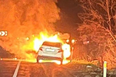 Bursa’da seyir halindeki otomobil alev alev yandı