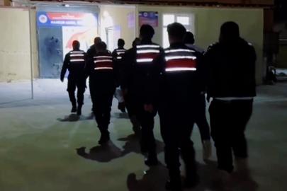 Çanakkale’de göçmen kaçakçılığı operasyonu: 4 organizatör ve 25 kaçak göçmen yakalandı
