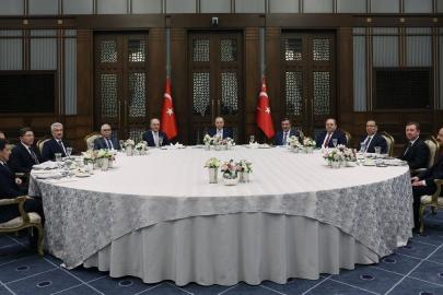 Cumhurbaşkanı Erdoğan, devletin zirvesiyle yemekte buluştu